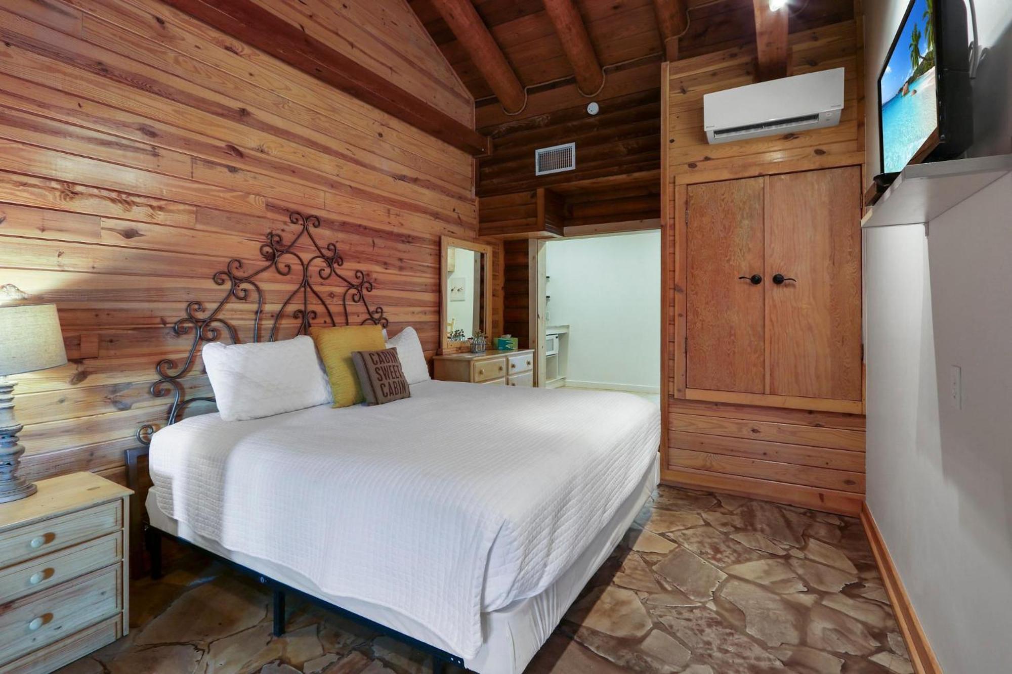 Wimberley Log Cabins Resort And Suites- Unit 2 외부 사진